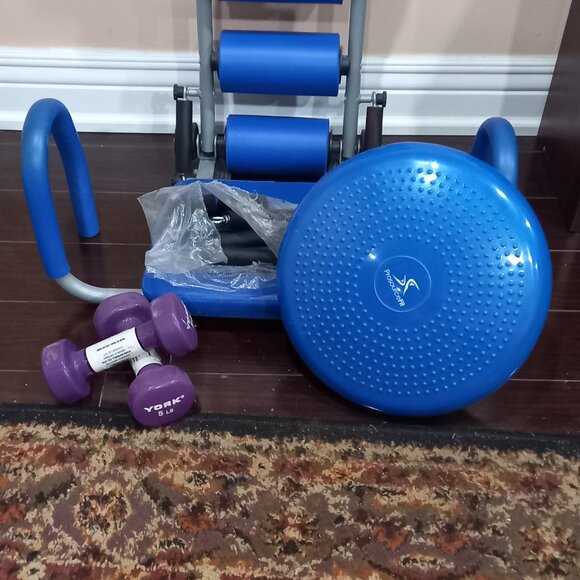 Ab rocket, Balance Disc and 5Lb Dumbells - Picture 2 of 7